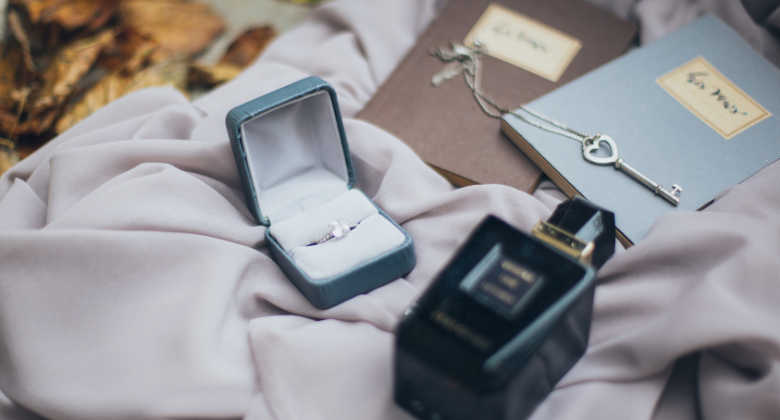 Best Christmas Jewellery Gifts to Give to Your Love This Season