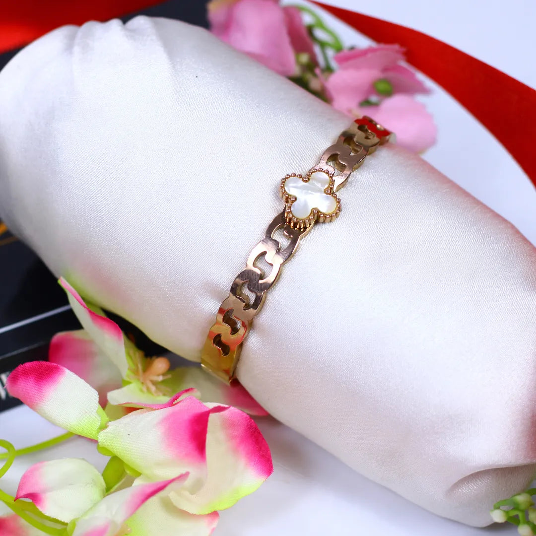 Pearl  Clover & Hearts  Bracelet